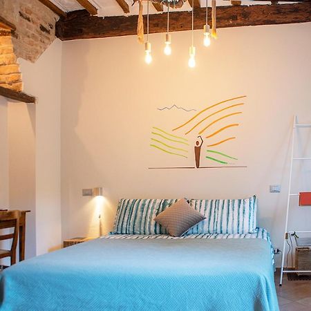 Il Giardino Sul Tetto B&B Guarene Bagian luar foto