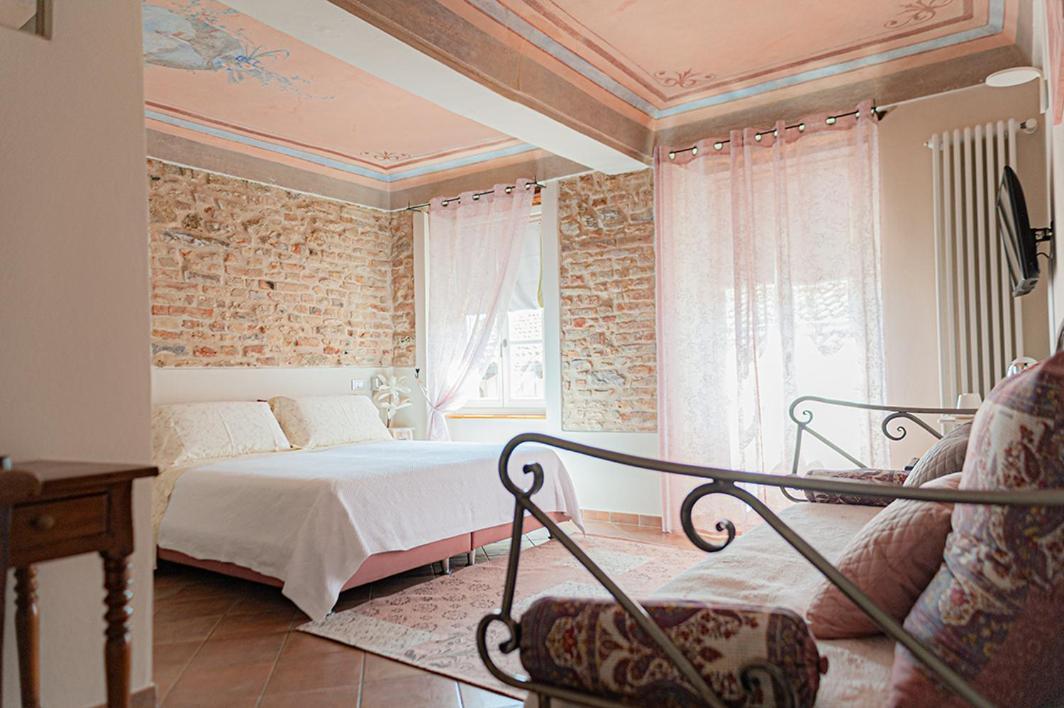 Il Giardino Sul Tetto B&B Guarene Bagian luar foto
