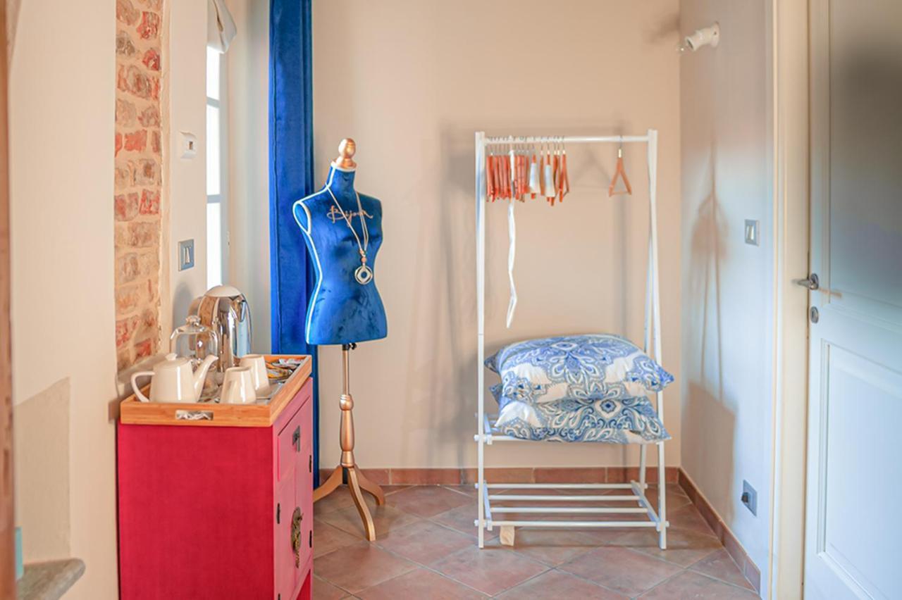 Il Giardino Sul Tetto B&B Guarene Bagian luar foto