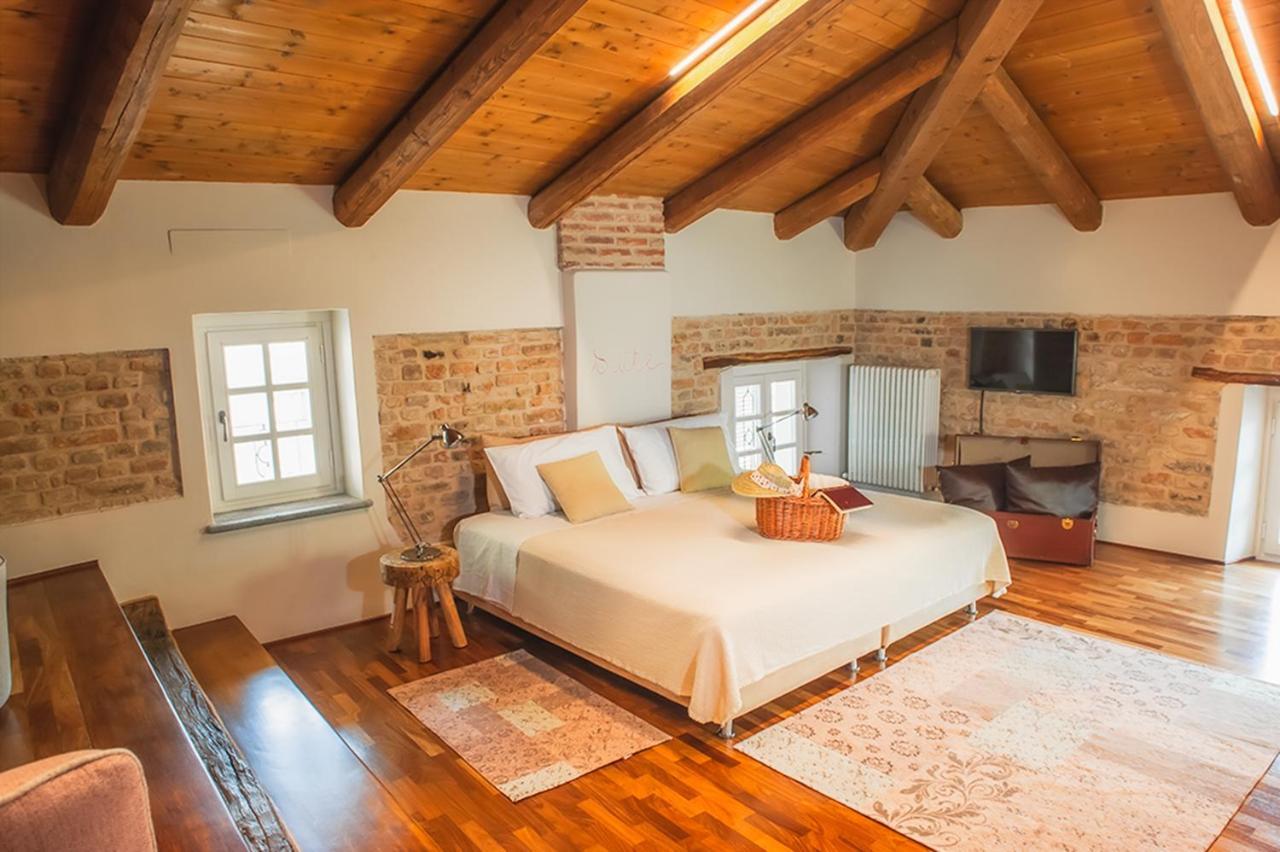 Il Giardino Sul Tetto B&B Guarene Bagian luar foto