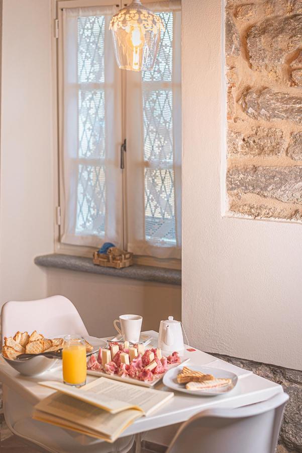 Il Giardino Sul Tetto B&B Guarene Bagian luar foto